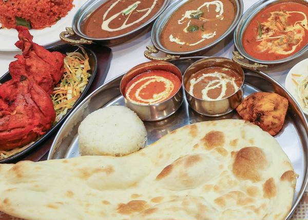 エベレストカレーフォレオ博多店