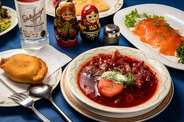 ろしあ亭 大きなロールキャベツ 元祖白いビーフストロガノフの店