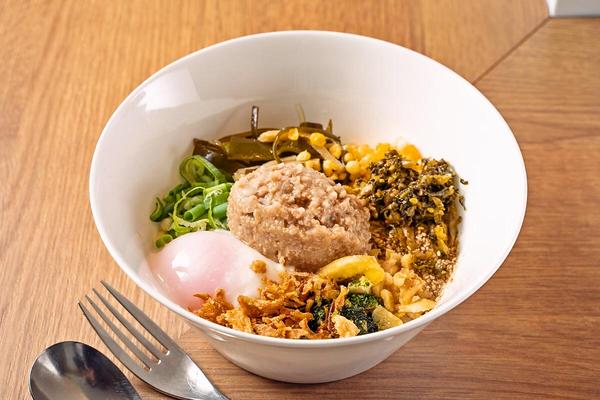 やみつき新感覚まぜそば 三ツ星