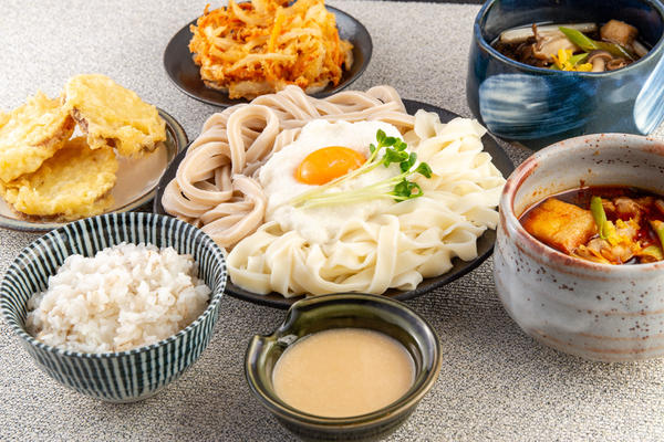 肉汁うどん 麦とろ 柳