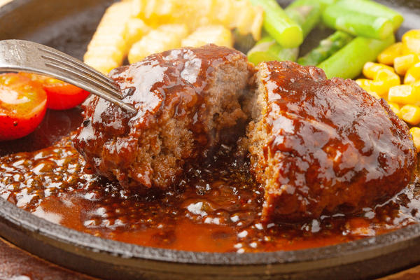 肉汁たっぷりハンバーグ秋山本店