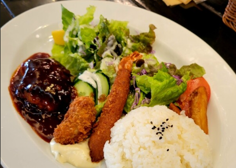 カフェ ド 10番 箕面市役所前