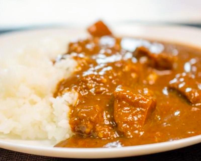 ボリューム満点ごはん大盛り無料 カレー番長