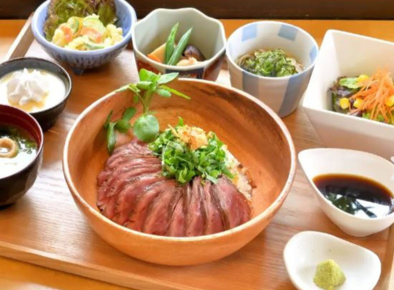 ステーキ丼専門黒べぇさん(本通り店)
