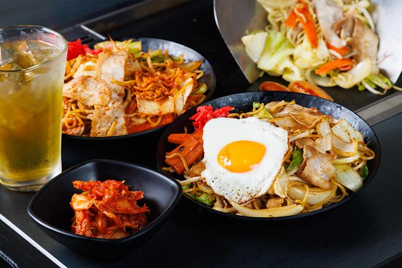 大盛り無料！具材山盛り焼きそば専門「かなざわ商店」
