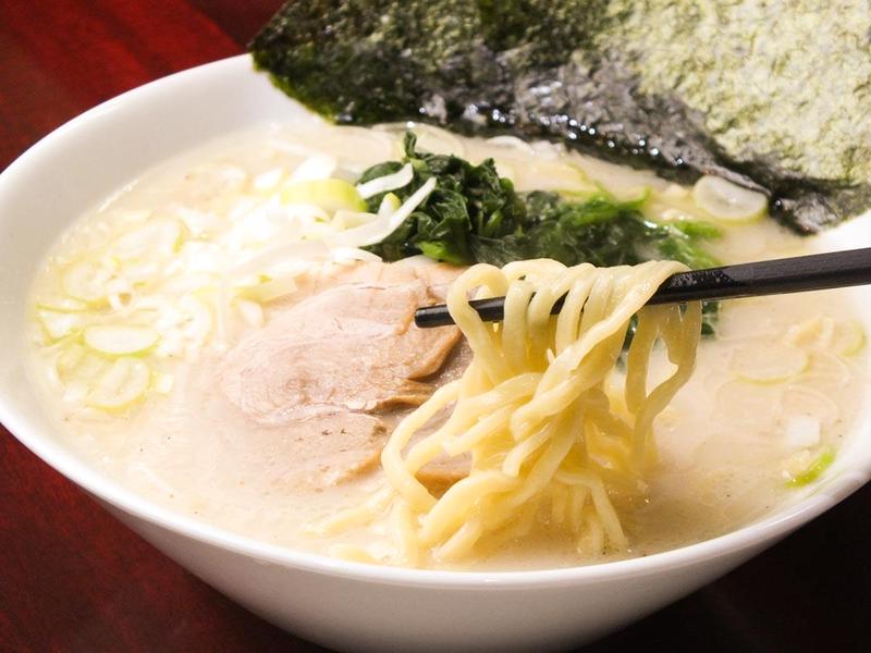 とんこつラーメンAOZORA