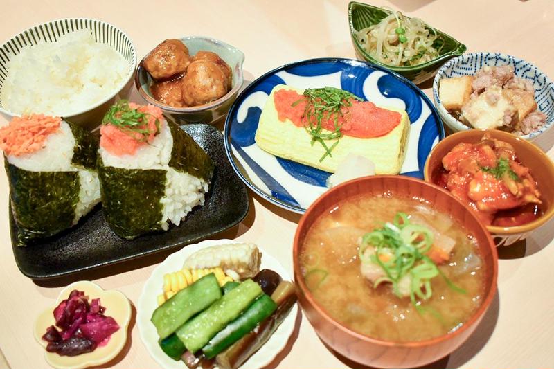 梅と蜂