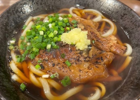 やみつき炙り肉うどん ひろっぺ