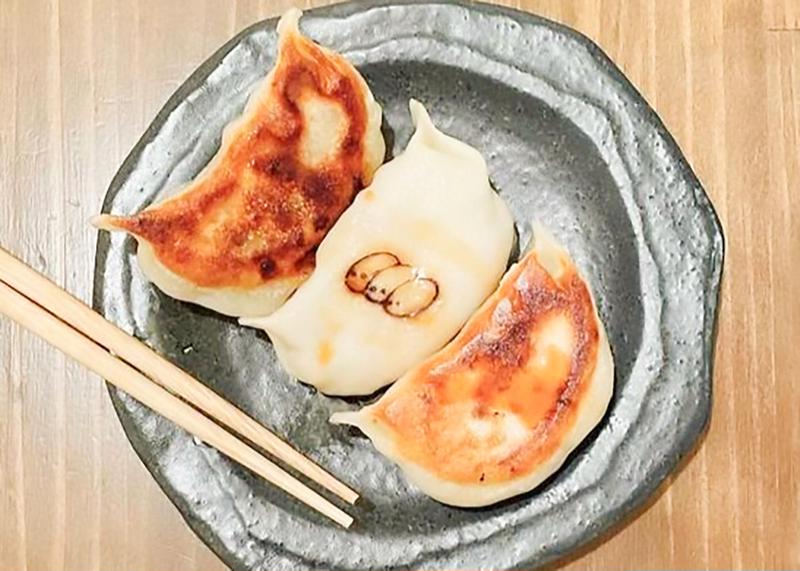 FIL# -coffee and gyoza-