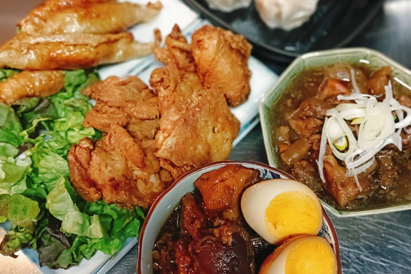 唐揚げと豚の角煮と炊きたてご飯の店 にじ色 習志野駅店