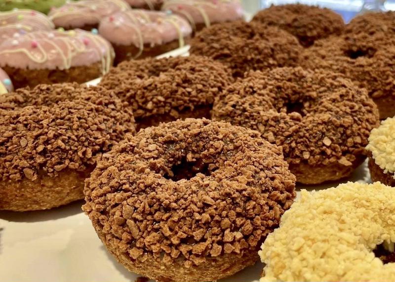 live on donuts
