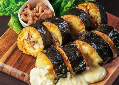 ヤンニョムチキン＆チーズキンパ梨泰院トンバンキンパ博多店