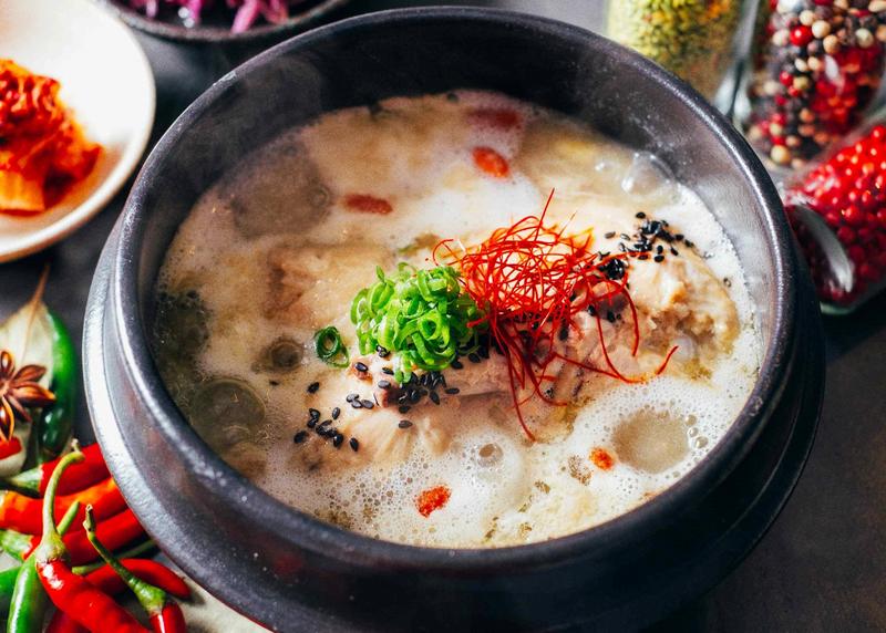濃厚参鶏湯専門店 シャリサムゲタン|韓国料理・薬膳