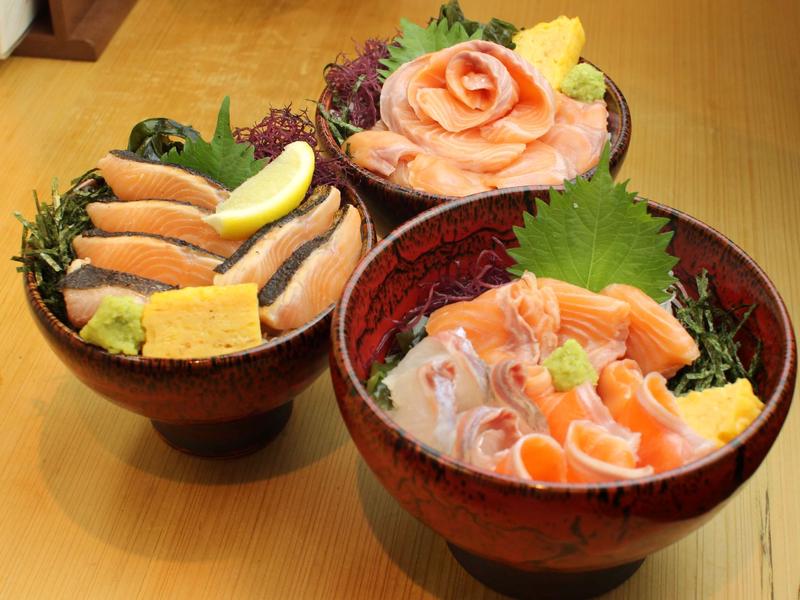 サーモン丼 熊だ