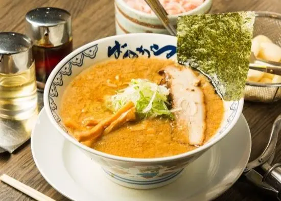東京豚骨ラーメンばんから新宿三丁目店