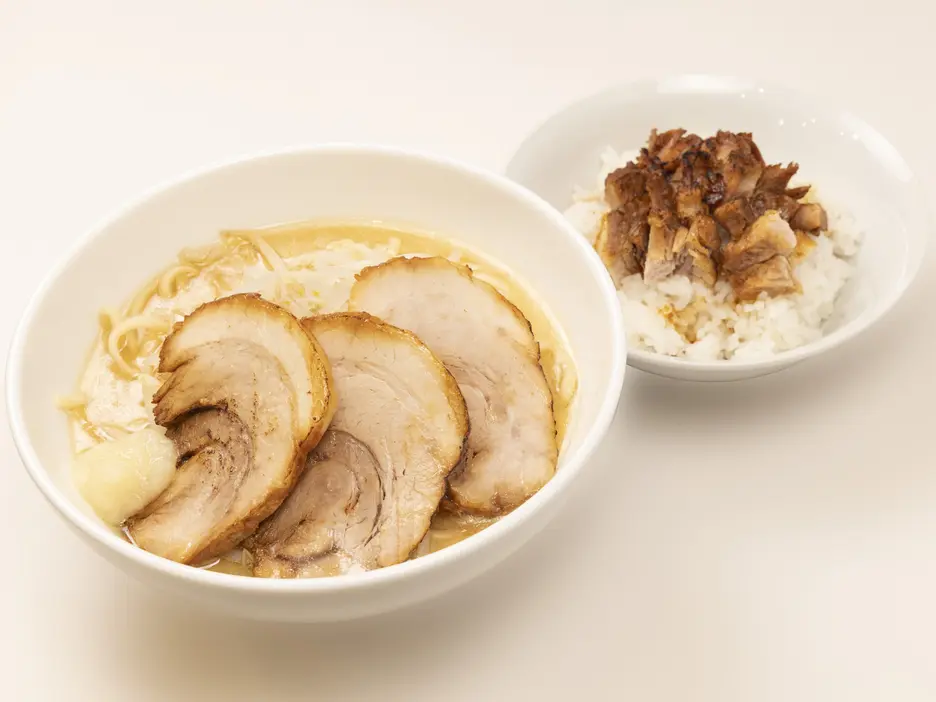 ニンニク入れますか?豚二郎 野毛店