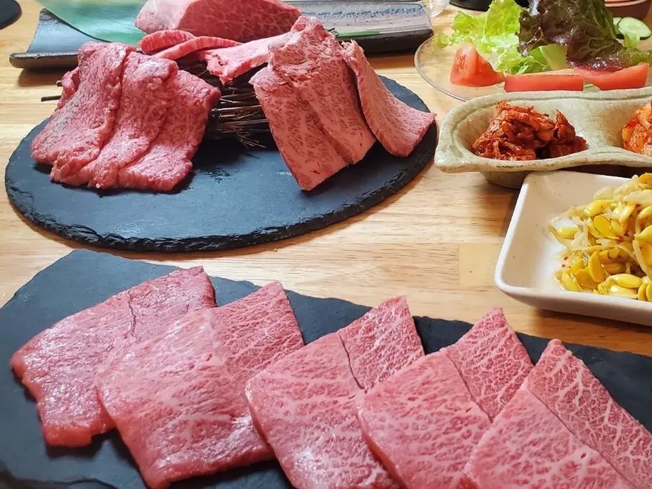 和牛ホルモン 牛とろ亭