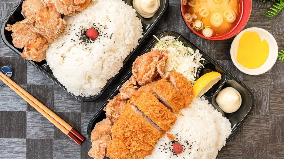 【メガ盛り‼】1キロ弁当工房 肉MAX!! 大盛りからあげお弁当店
