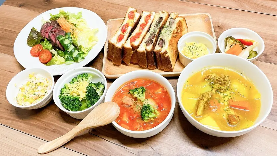 スープとグリルドチーズサンドのフェリチタ