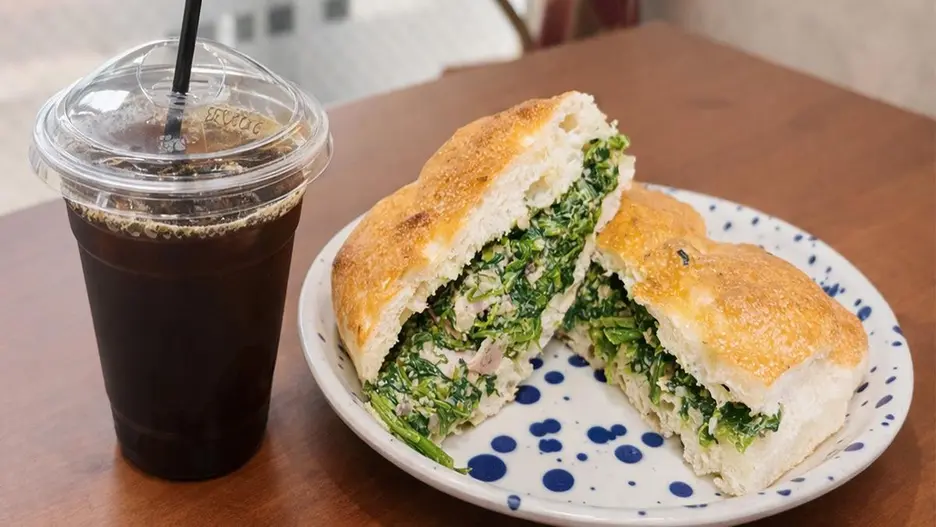 cafe &mart AKALA